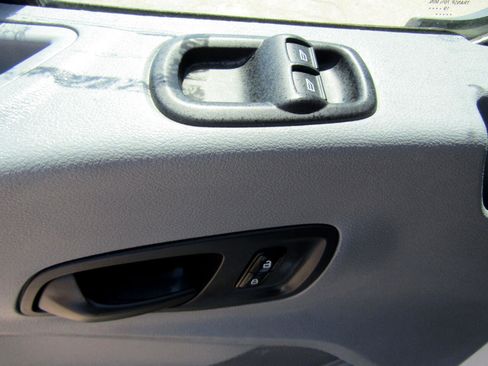 Used 2020 Ford Transit 250 Medium Roof image 25