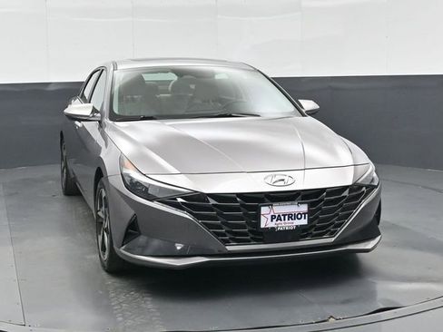 Used 2023 Hyundai Elantra Limited image 10