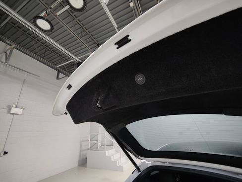 Used 2022 Tesla Model S image 10