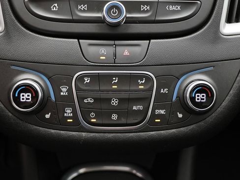 Used 2024 Chevrolet Malibu LT image 24