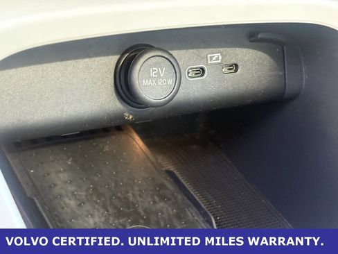 Certified 2023 Volvo XC40 B5 Plus w/ Protection Package Premier image 21
