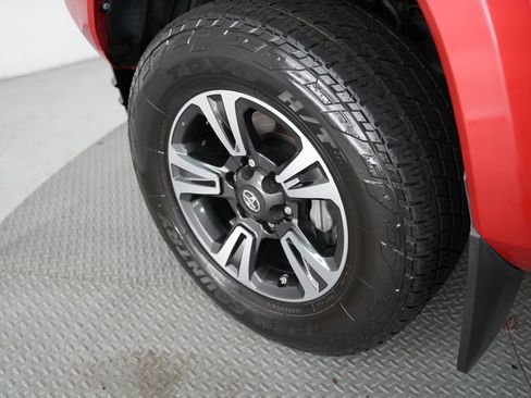 Used 2017 Toyota Tacoma TRD Sport w/ Tow Package (A/T) AWD/4WD image 55