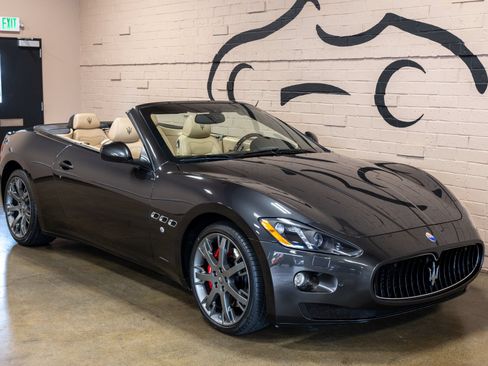 Used 2014 Maserati GranTurismo Convertible RWD image 3