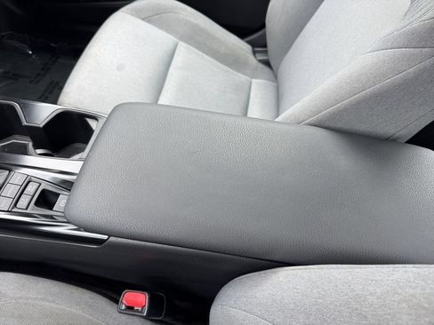 Used 2025 Toyota Camry LE FWD image 27