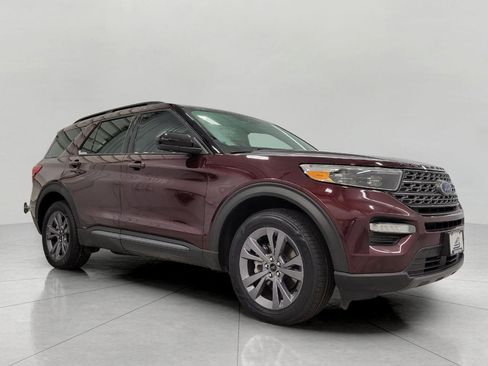 Used 2022 Ford Explorer XLT w/ Equipment Group 202A image 1