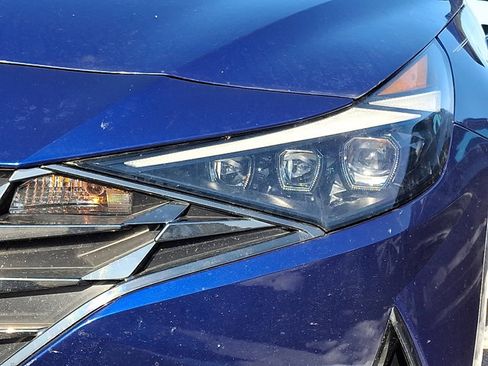 Used 2021 Hyundai Elantra Limited image 8