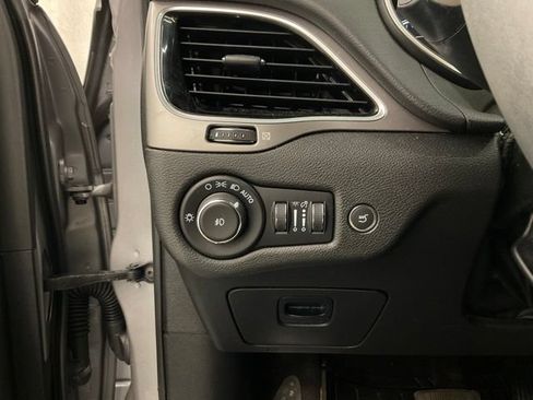 Used 2022 Jeep Cherokee Limited AWD/4WD image 14