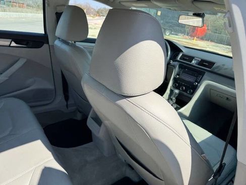 Used 2015 Volkswagen Passat 1.8T Limited Edition image 15