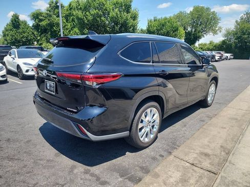 Used 2023 Toyota Highlander Limited FWD image 8