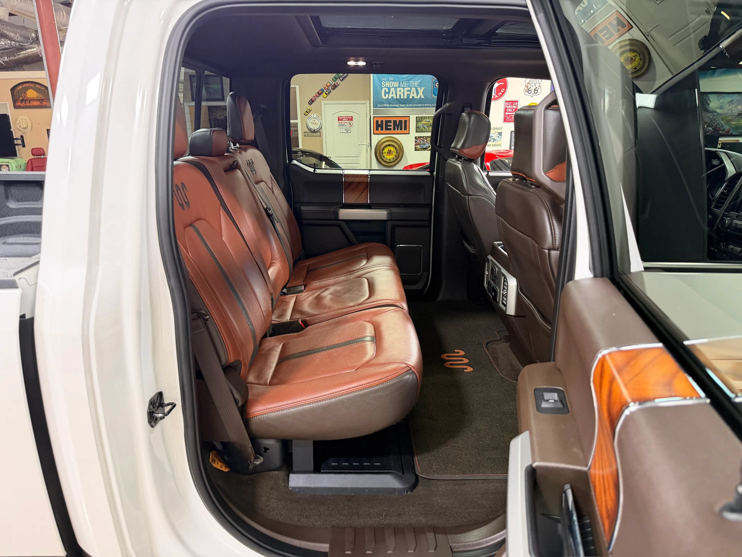 Used 2018 Ford F250 King Ranch w/ King Ranch Ultimate Package AWD/4WD image 18