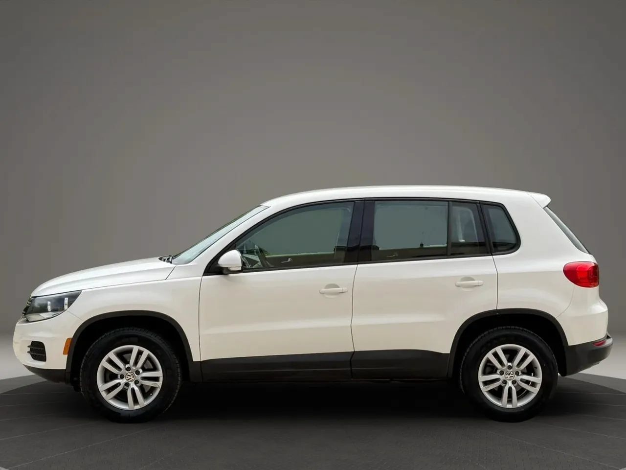 Used 2014 Volkswagen Tiguan S FWD image 6