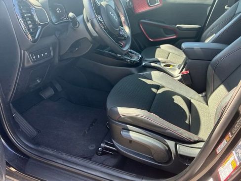 Certified 2025 Kia Soul GT-Line FWD image 4