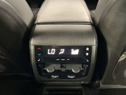 Used 2023 Jeep Grand Cherokee L Limited w/ Black Appearance Package AWD/4WD image 9