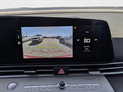 New 2025 Hyundai Elantra Limited image 12