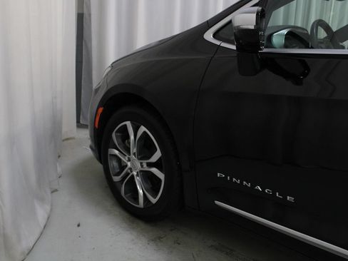 Used 2026 Chrysler Pacifica Pinnacle FWD image 33