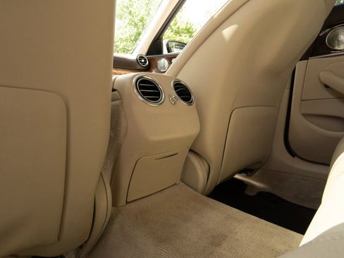 Used 2017 Mercedes-Benz E 300 image 30