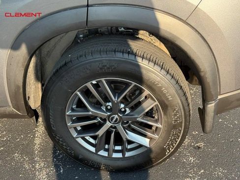 Used 2023 Nissan Rogue S AWD/4WD image 4