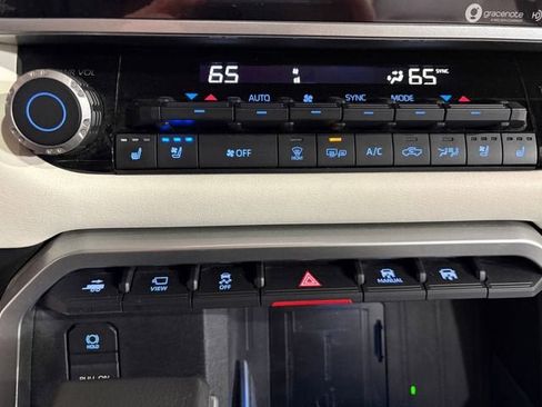 Used 2022 Toyota Tundra Capstone AWD/4WD image 25