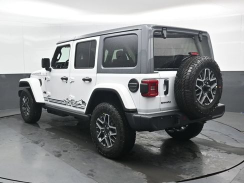 New 2026 Jeep Wrangler Unlimited Sahara w/ Rockslide Package AWD/4WD image 10