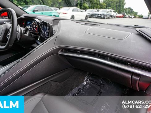 Used 2021 Chevrolet Corvette Stingray Preferred Cpe w/ Z51 Performance Package RWD image 27