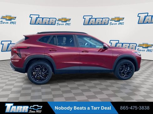 Used 2025 Chevrolet Trax LT w/ LT Convenience Package FWD image 9