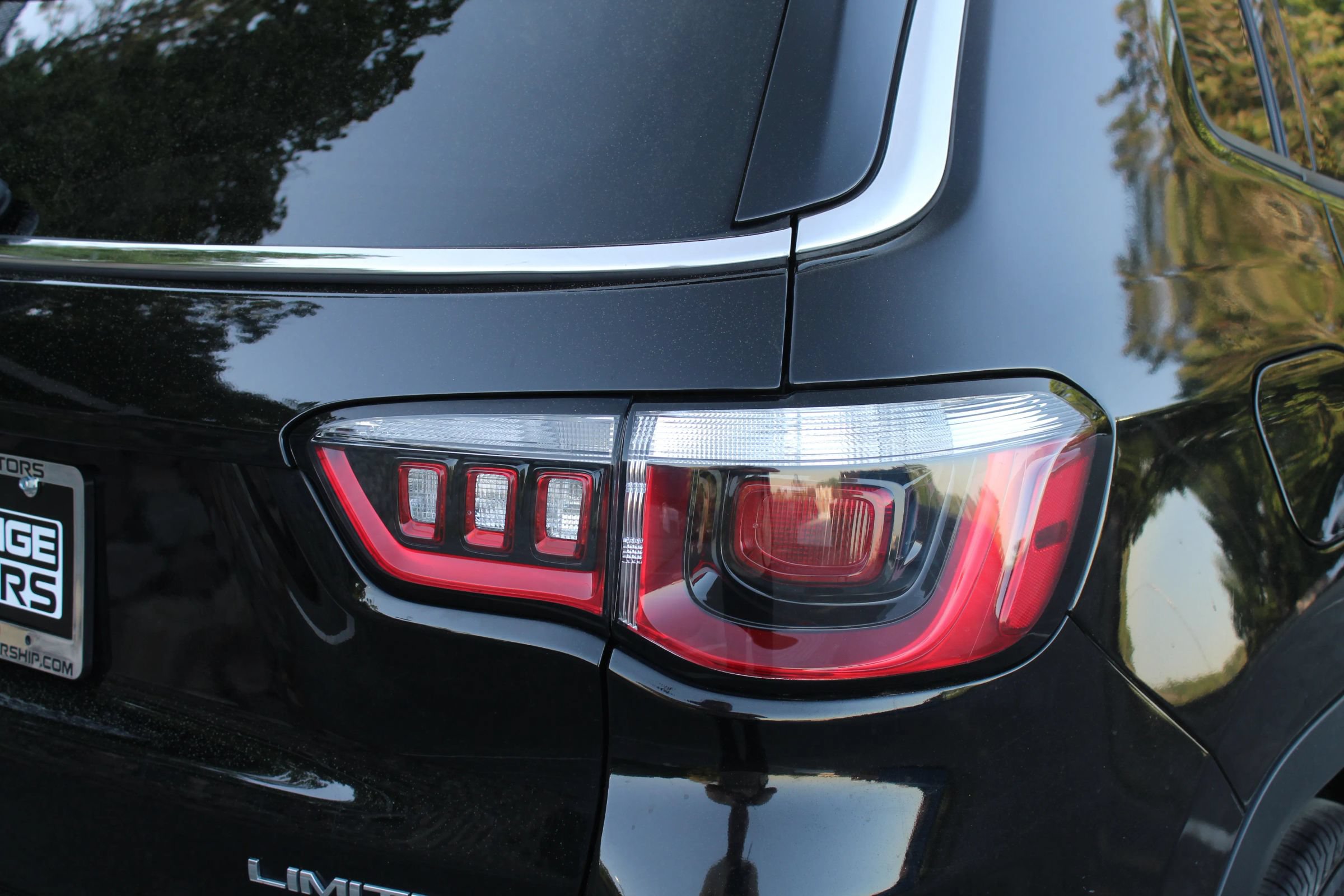 Used 2018 Jeep Compass Limited w/ Navigation Group AWD/4WD image 42