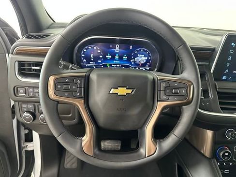 Used 2023 Chevrolet Suburban High Country image 14