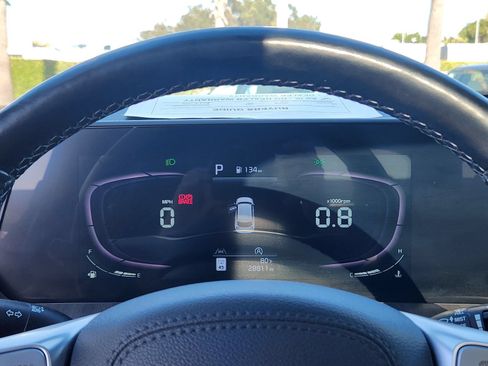 Used 2023 Kia Telluride EX w/ EX Captain's Chair Package AWD/4WD image 18