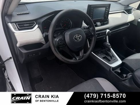 Used 2021 Toyota RAV4 XLE FWD image 9
