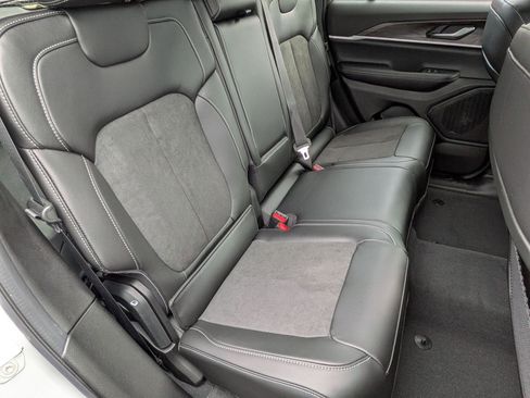 New 2026 Jeep Grand Cherokee 4WD image 35