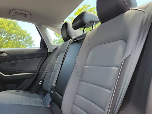 Used 2025 Volkswagen Jetta SE FWD image 14