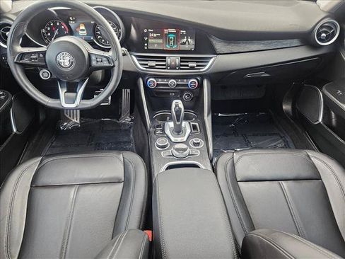 Used 2020 Alfa Romeo Giulia w/ Nero Edizione RWD image 16