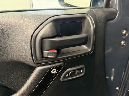 Used 2018 Jeep Wrangler Unlimited Rubicon image 14