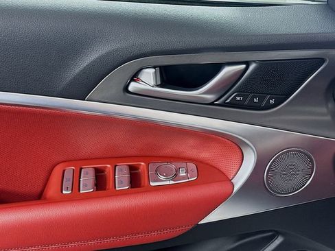 Certified 2025 Genesis G70 3.3T Advanced image 18