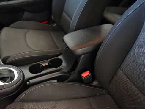 Used 2022 Kia Forte LXS w/ LXS Technology Package FWD image 25