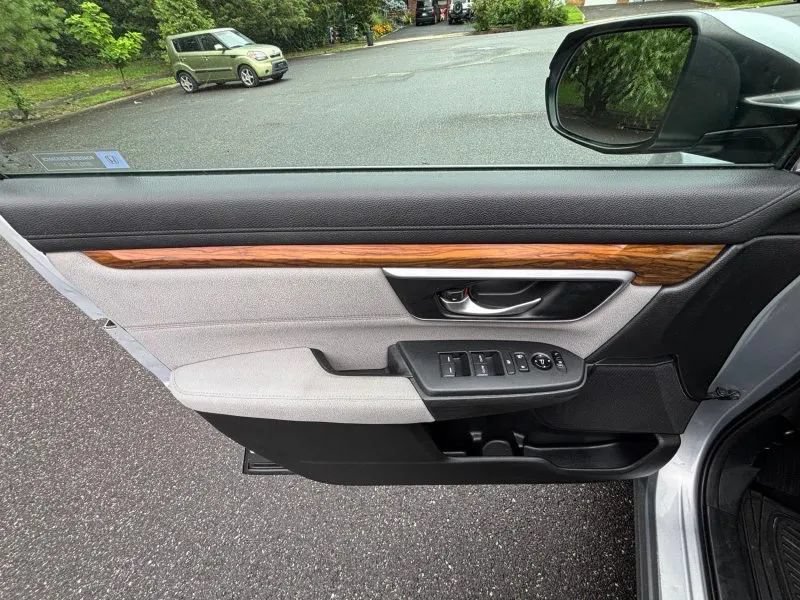 Used 2017 Honda CR-V EX image 13