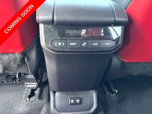 Used 2021 Toyota Highlander XSE AWD/4WD image 19