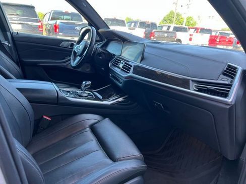 Used 2020 BMW X7 M50i w/ Dynamic Handling Package AWD/4WD image 23