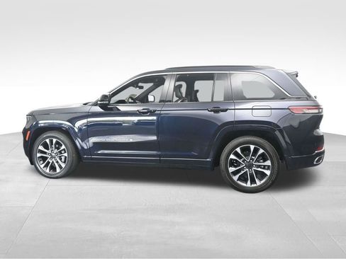 Used 2024 Jeep Grand Cherokee Overland w/ Luxury Tech Group IV image 3