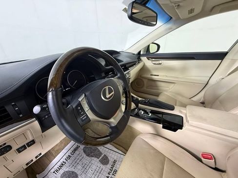 Used 2015 Lexus ES 350 w/ Luxury Package FWD image 6