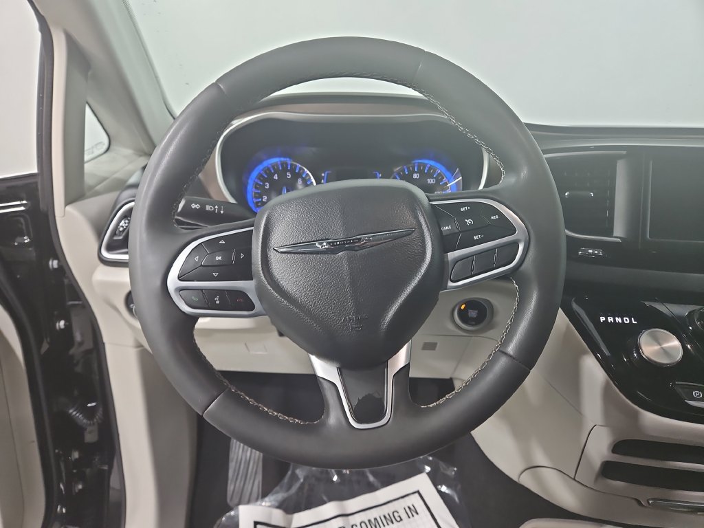 Used 2024 Chrysler Voyager LX FWD image 15