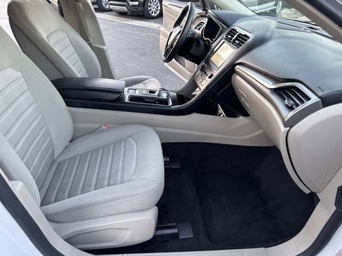 Used 2020 Ford Fusion SE image 20