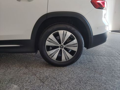 Used 2023 Mercedes-Benz EQB 300 4MATIC image 29