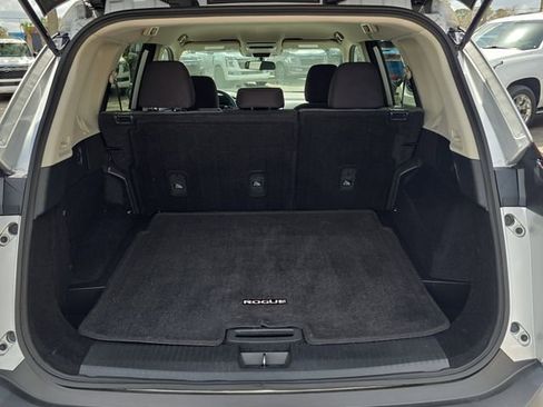 Used 2021 Nissan Rogue SV image 10