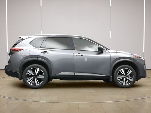 Certified 2025 Nissan Rogue SL w/ SL Premium Package AWD/4WD image 27