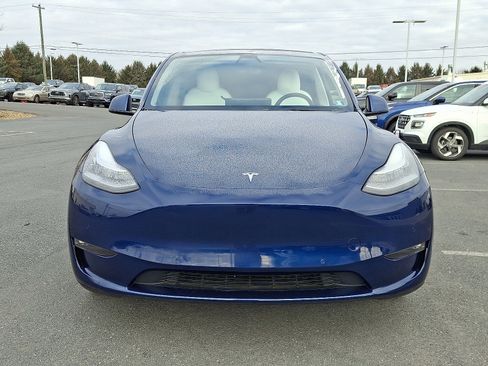 Used 2022 Tesla Model Y Long Range image 2