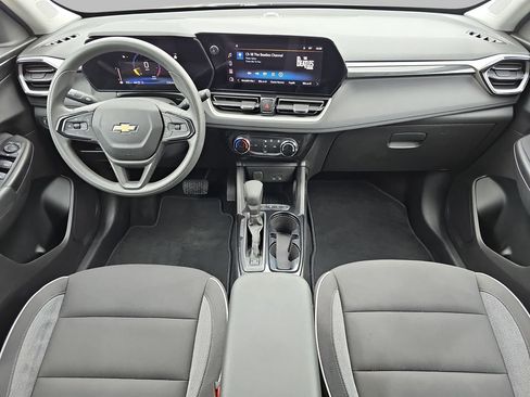 Used 2025 Chevrolet TrailBlazer LT AWD/4WD image 11