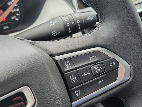 Used 2024 Jeep Compass Limited image 14