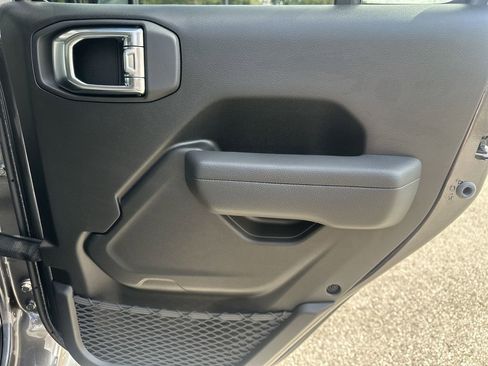 New 2025 Jeep Gladiator Willys image 33