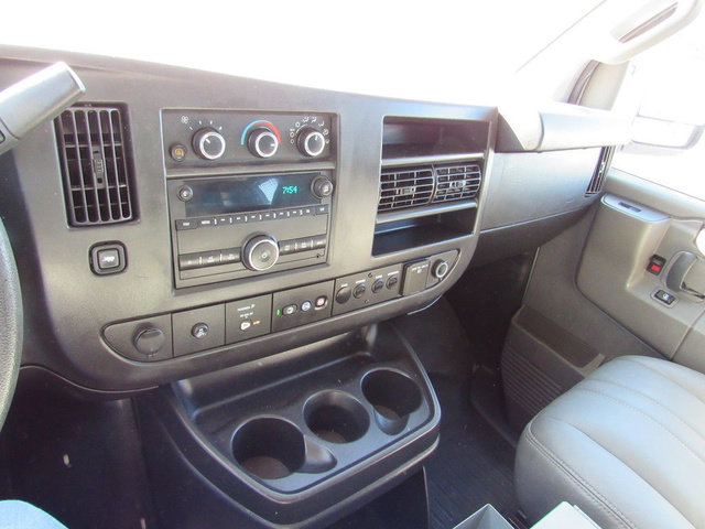 Used 2018 Chevrolet Express 2500 w/ Driver Convenience Package RWD image 30